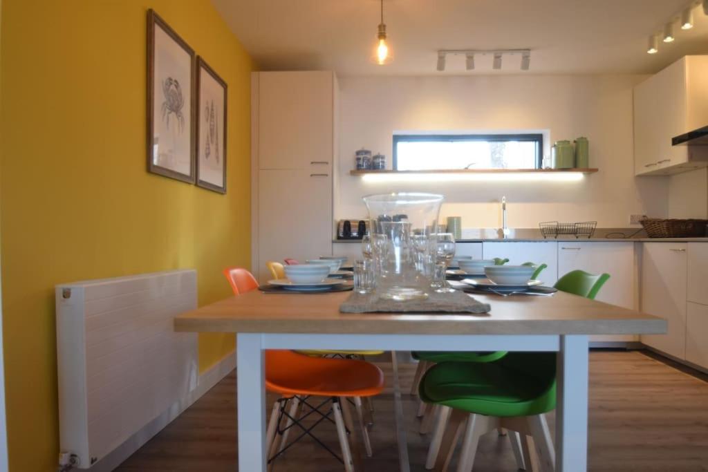 Flat 1 High Tide House, Mortehoe - Beautifully Designed Ground Floor Flat With Sea Views And Garden エクステリア 写真