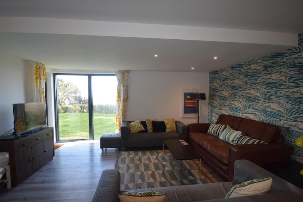 Flat 1 High Tide House, Mortehoe - Beautifully Designed Ground Floor Flat With Sea Views And Garden エクステリア 写真