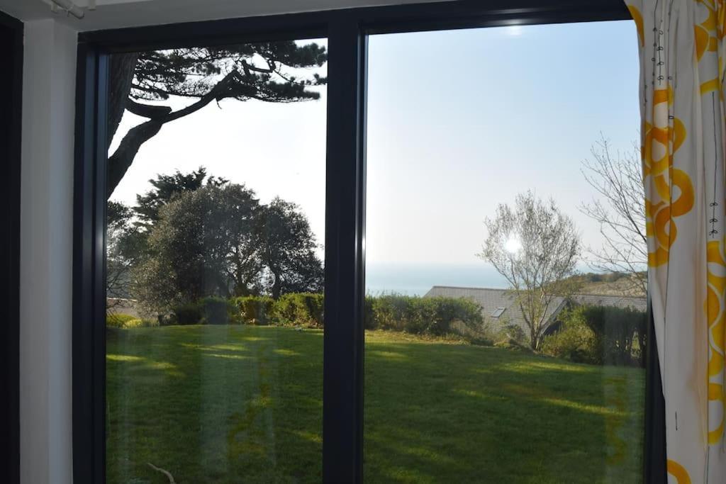 Flat 1 High Tide House, Mortehoe - Beautifully Designed Ground Floor Flat With Sea Views And Garden エクステリア 写真